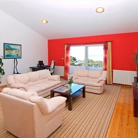 Apartment Inoma-1 마카르스카